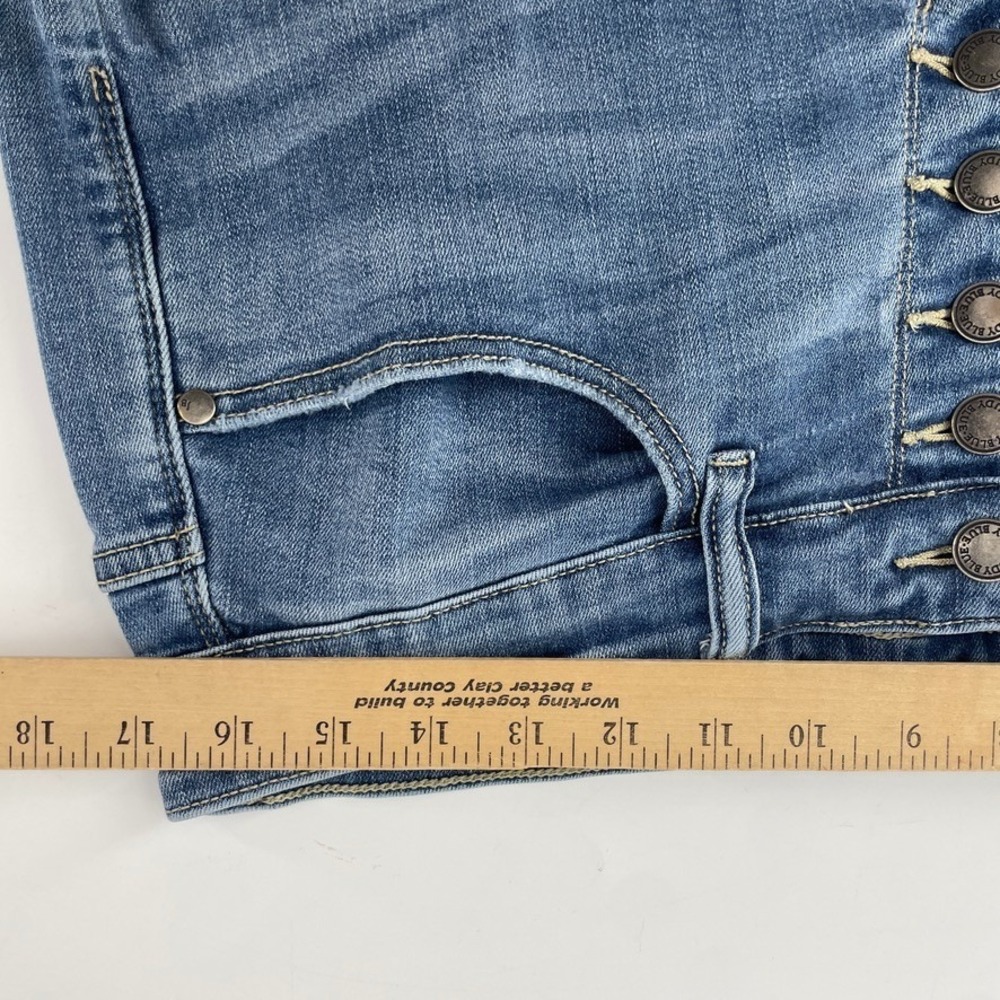 Judy Blue  Cuffed Denim Shorts Medium Wash 2XL Plus Size Distressed - Picture 3 of 13
